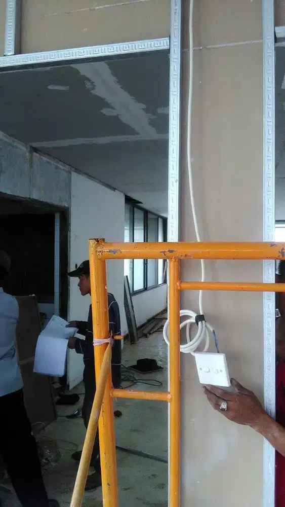 TUKANG INSTALASI LISTRIK