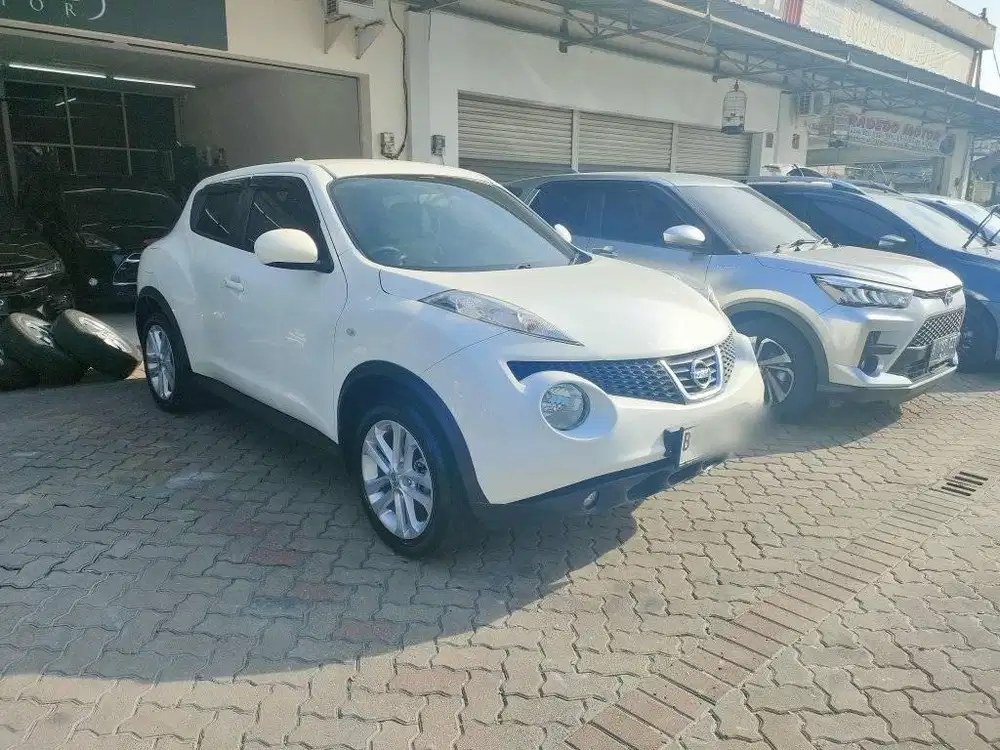 JUKE RX AUTOMATIC 2014 PUTIH NISSAN