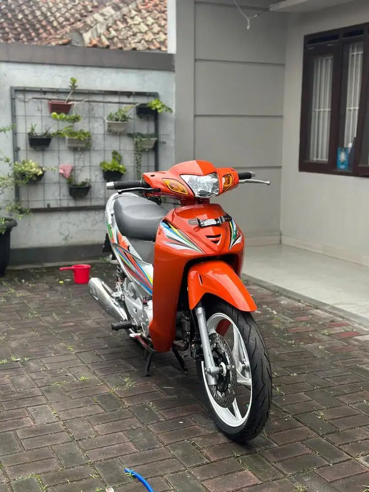 Dijual Karisma D silver oren asli 2004 ss komplit