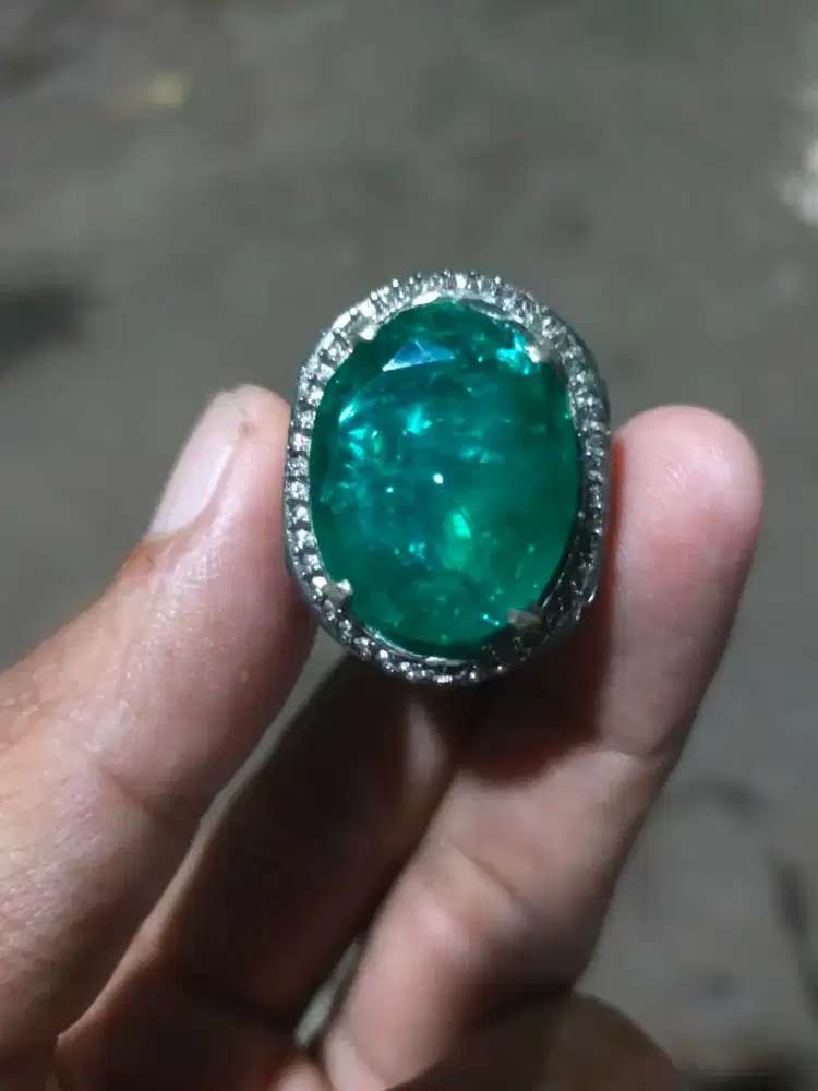 Jual batu Jamrud ukuran besar