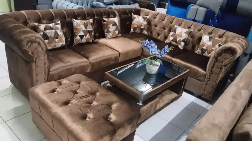 Sofa kancing seribu cokelat