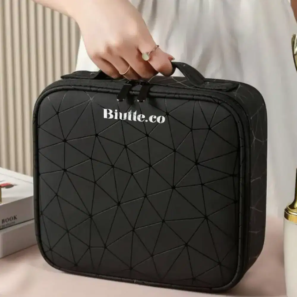 Tas Kosmetik Make Up Travel Organizer Bag Waterproof