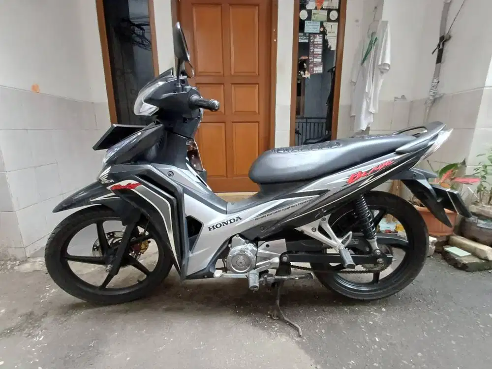 Dijual Cepat Honda Motor Blade Th 2012