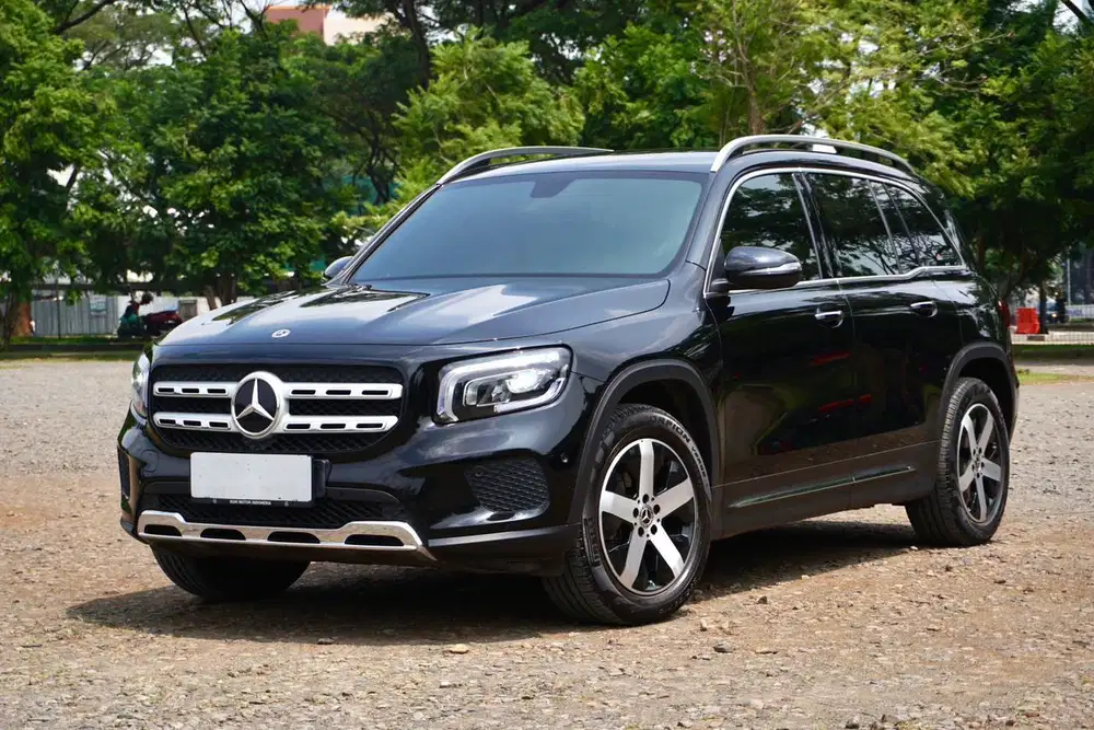 Mercedes Benz GLB200 X247 Progressive Line 2022 Hitam Mulus DP Ringan