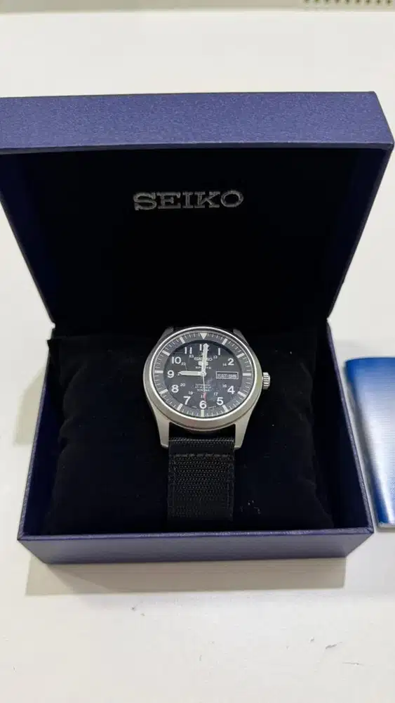 Seiko SNZG15K1 Military