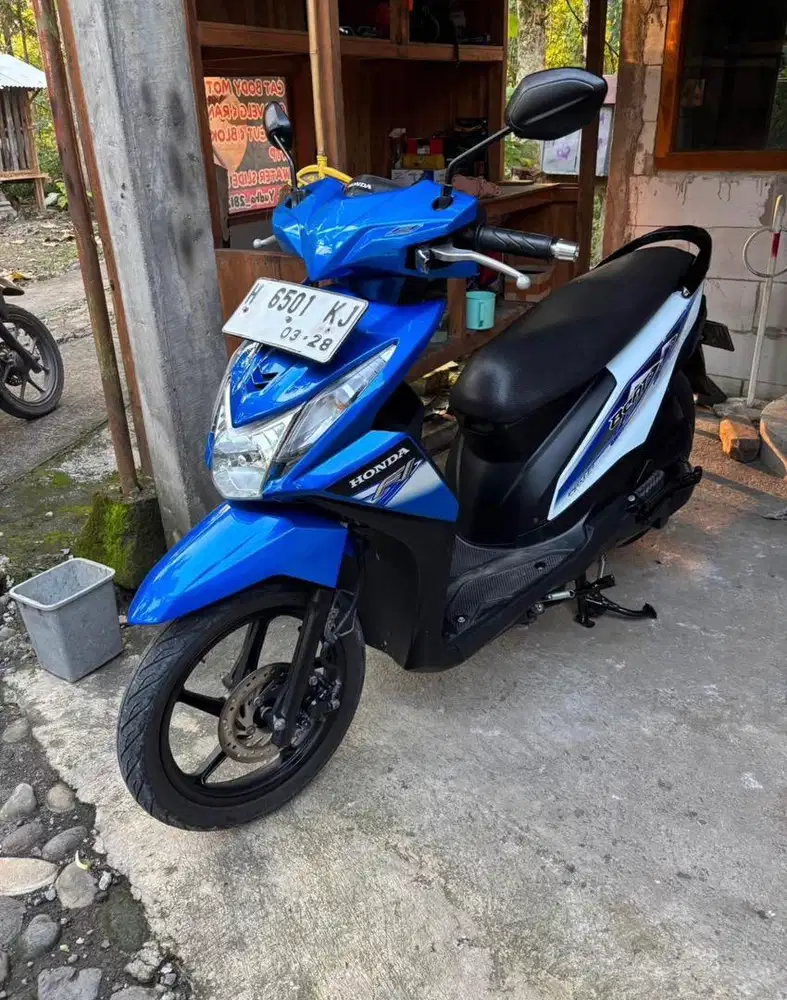 Beat fuel injeksi 2013 biru putih