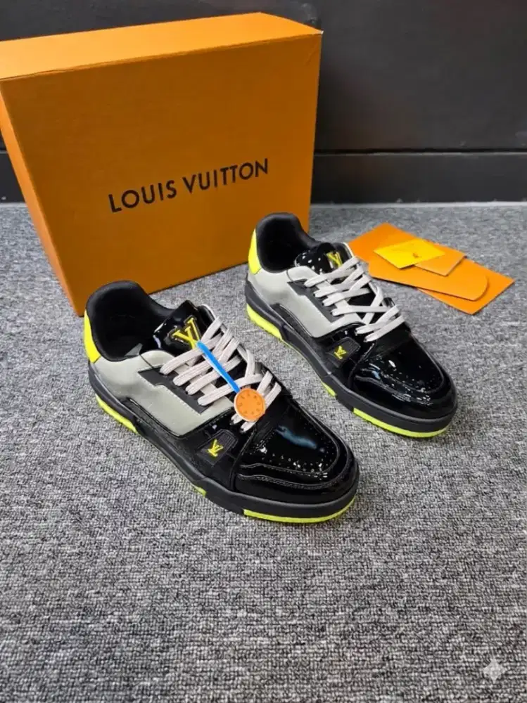 SNEAKER LOUIS VUITTON TRAINER BRANDED IMPORT QUALITY