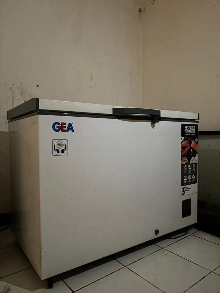 Freezer GEA AB336R | 330 Liter