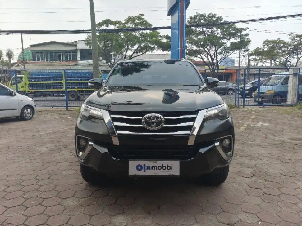 DP MURAH Toyota Fortuner 2.4 4x2 VRZ Solar-AT 2016 Hitam C2MJD
