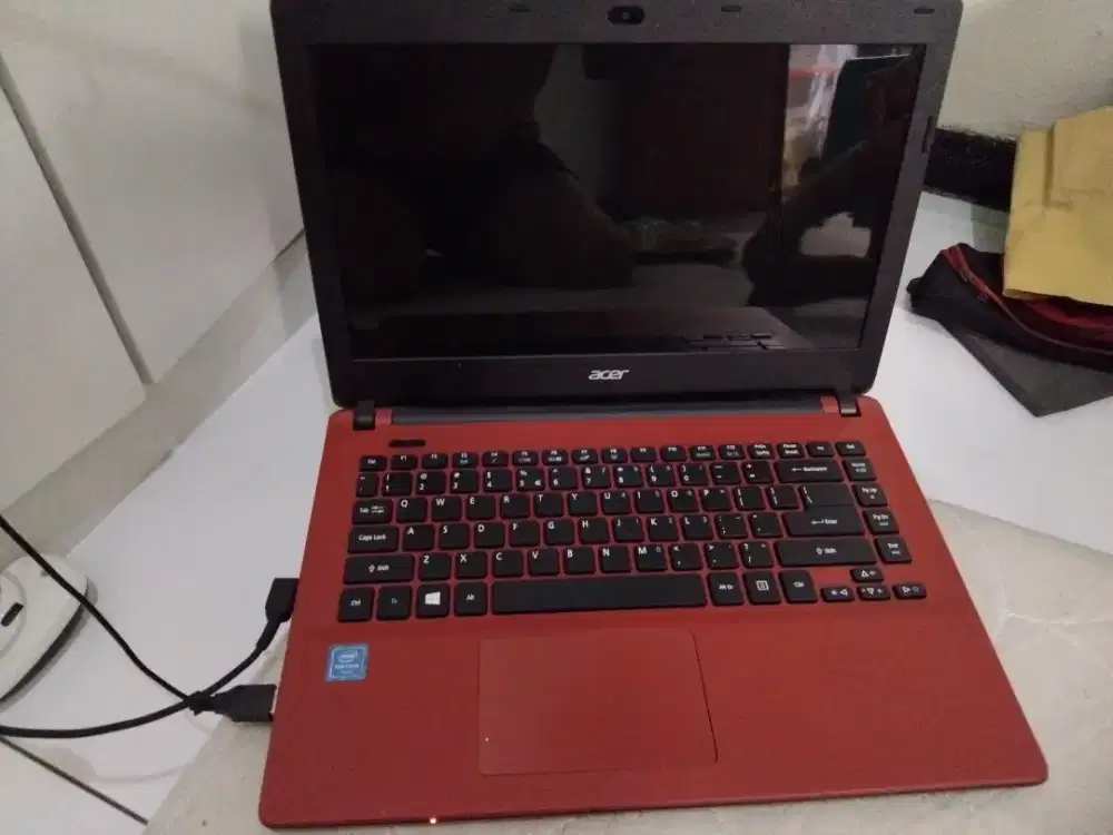 Dijual laptop Acer pemakaian terawat
