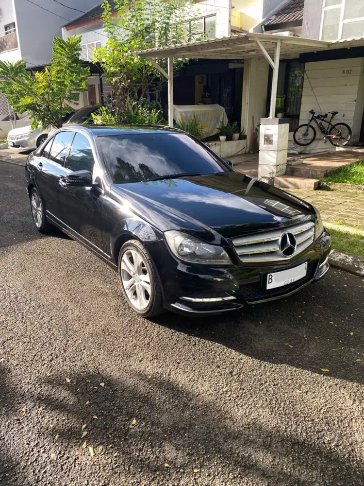 Mercedes-Benz W204 C200 CGI Facelift (Perfect Condition)