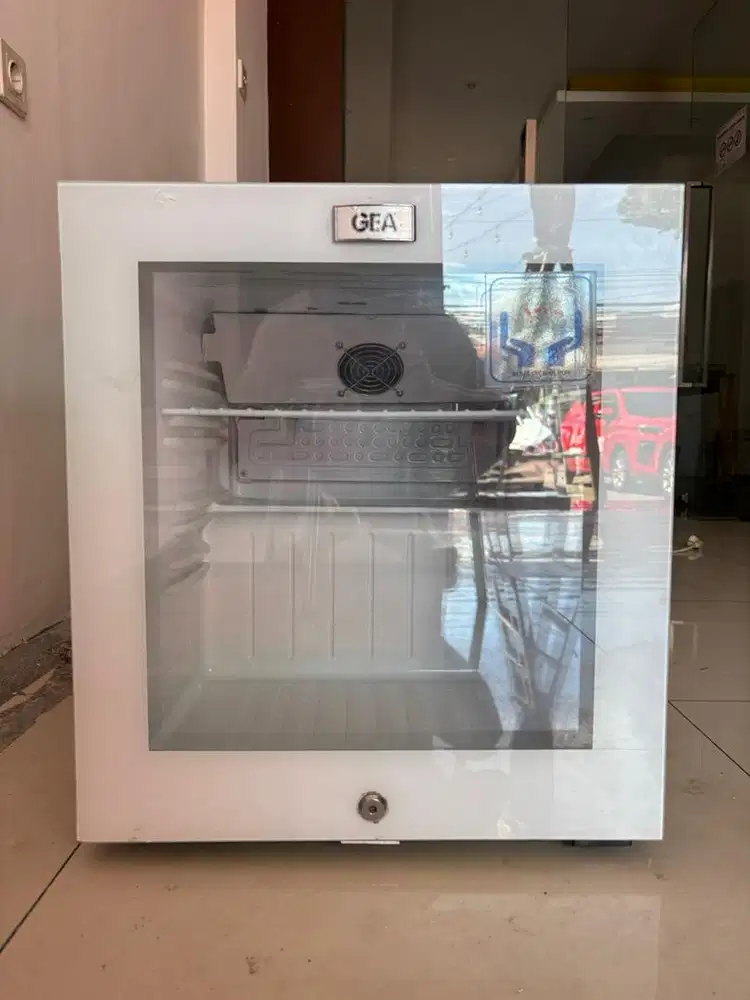 GEA EXPO 50FD | Chiller Showcase Display Cooler Mini - WHITE