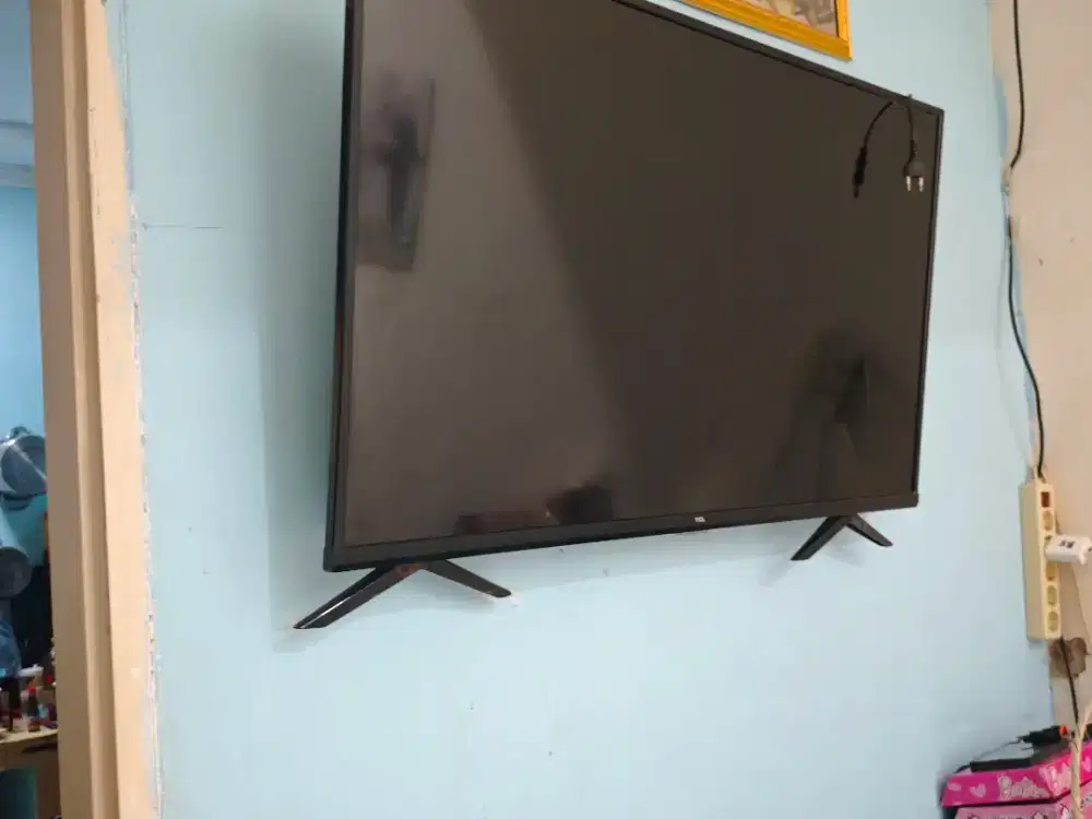 Dijual Smart Android TV 43 Inc merk TCL Kondisi Rusak tapi Masih Nyala