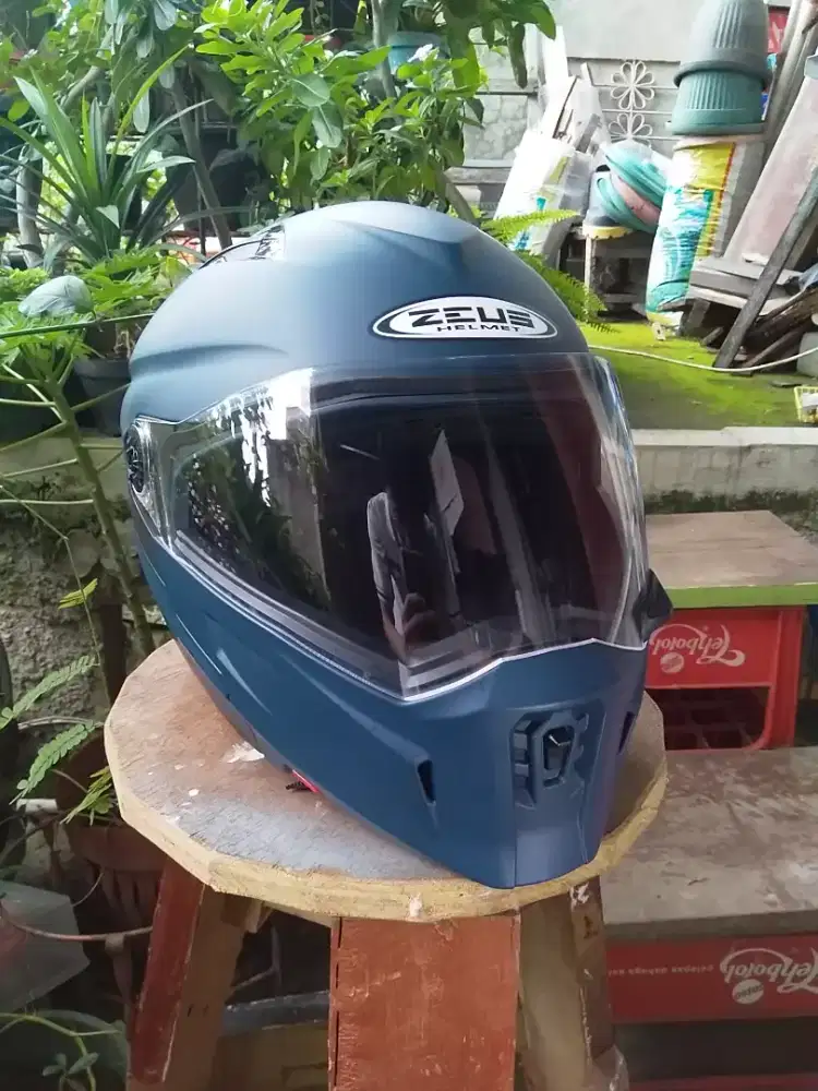 Helm Zeus Modular