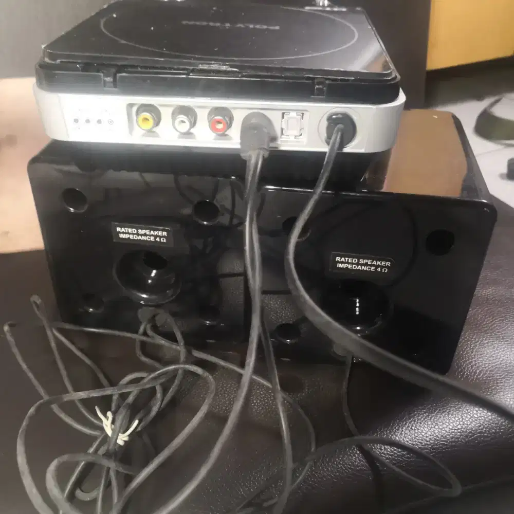 Mini Dvd portable player polytron dtib3300c normal