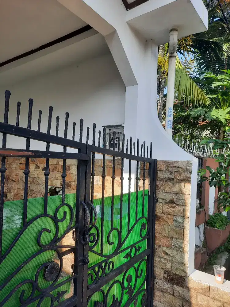 Dibutuhkan Pengasuh Anak