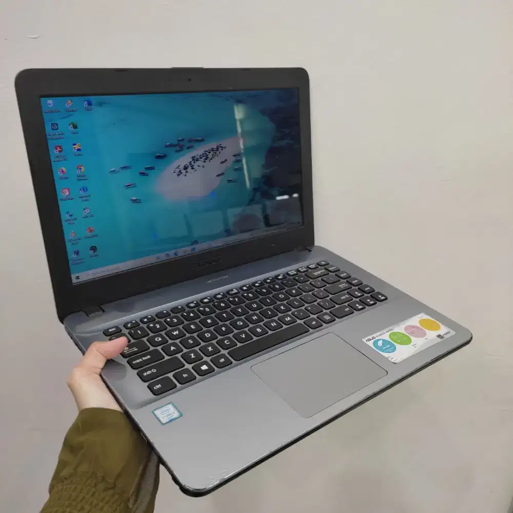 ASUS VIVOBOOK X441U INTEL CORE i3-6006U RAM 4 GB SSD 128 GB HDD 500 GB