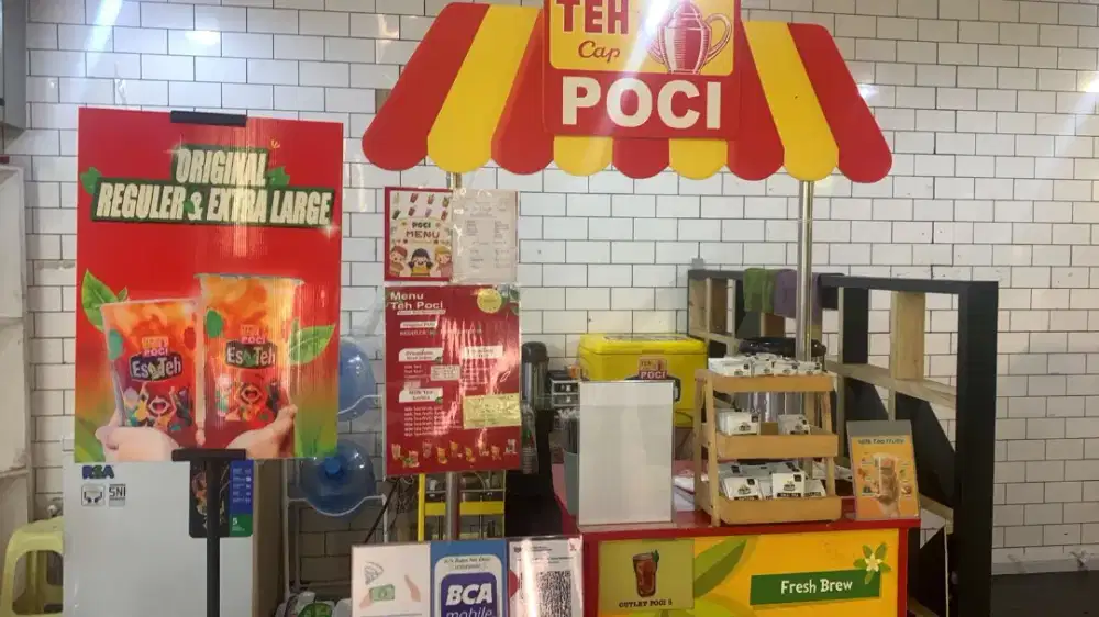 SPG UNTUK JAGA STAND TEH POCI DI LIPPO MALL KEMANG