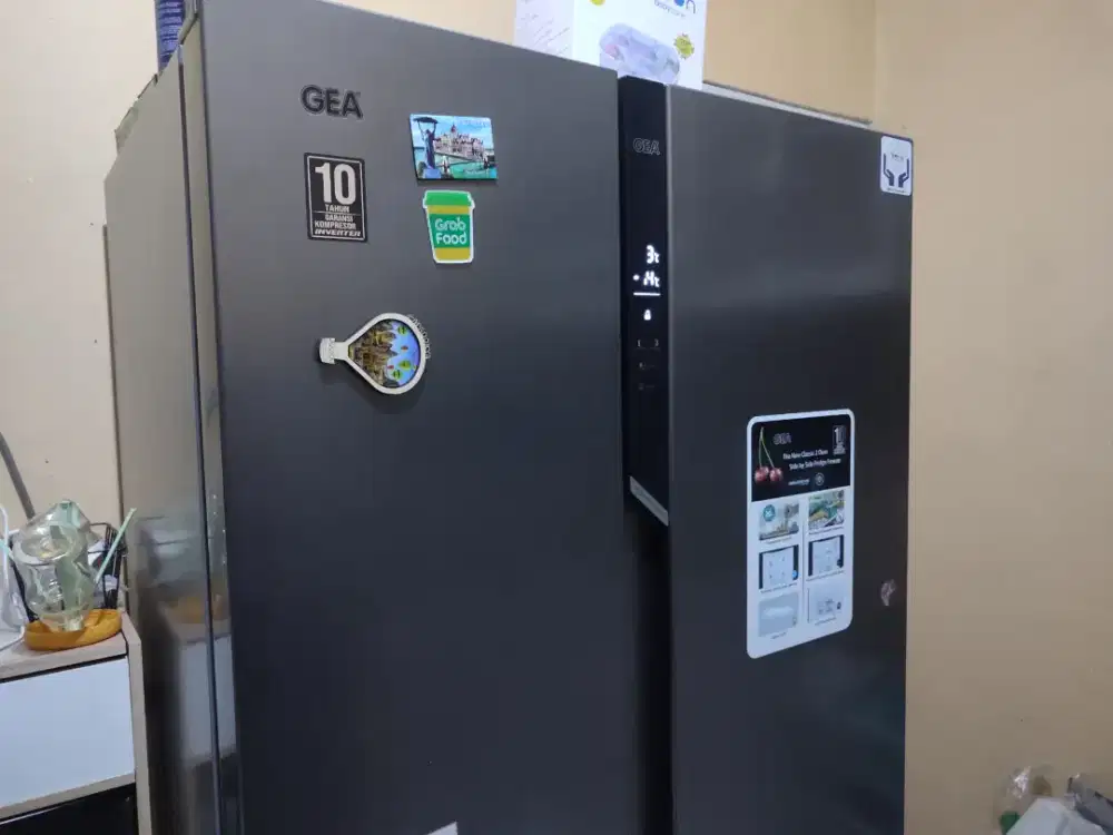 Dijual kulkas Gea g2d 563 side by side