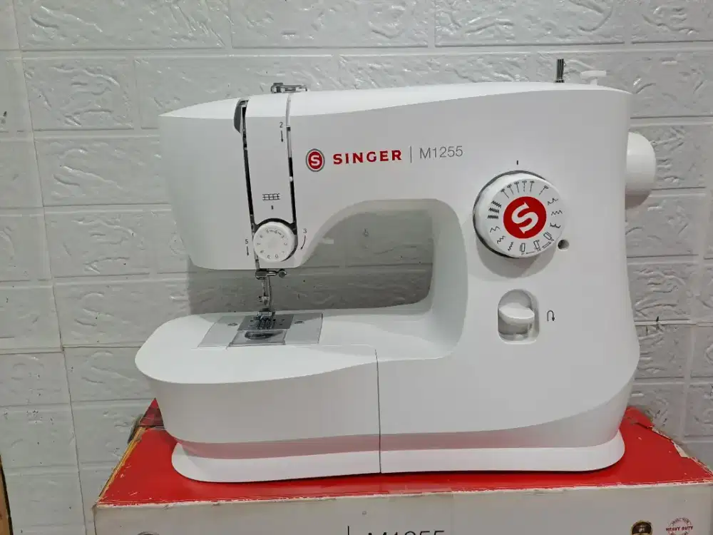 Mesin jahit portable SINGER M1255