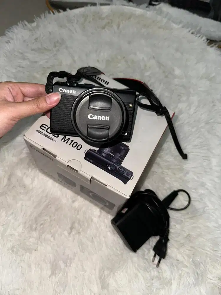 Kamera Mirrorless Canon M100