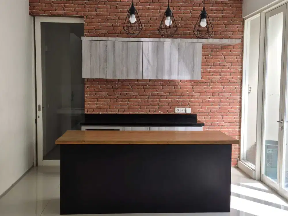 Disewakan Rumah Pelican Hill 2LT 3KT LB178m Kosongan Dekat Universitas Ciputra Surabaya Pusat