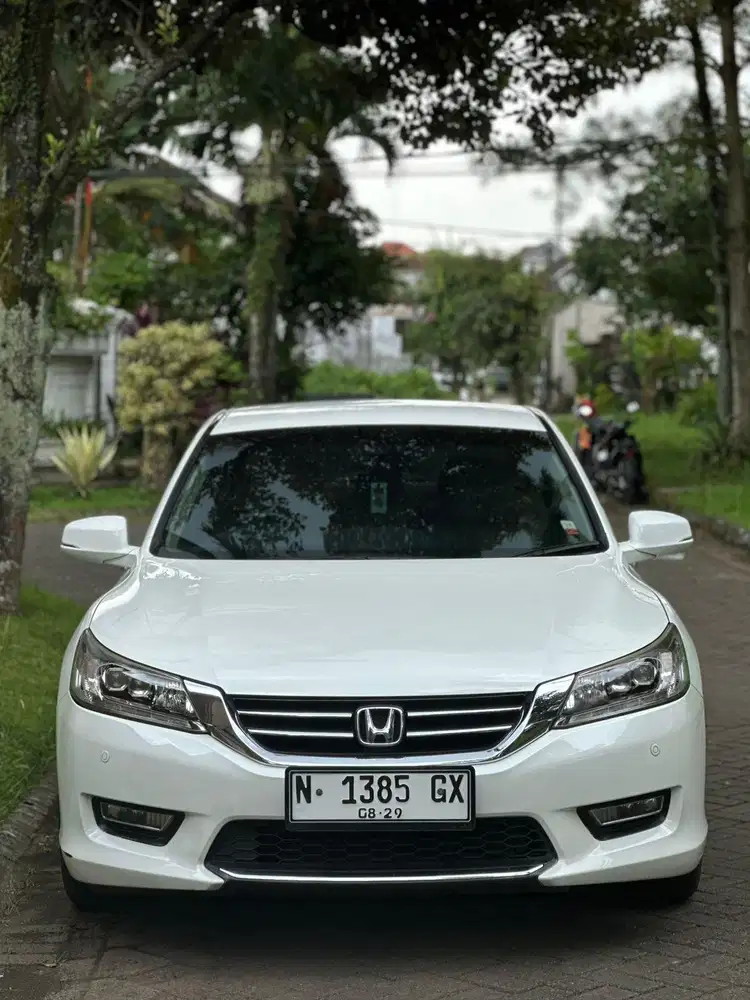 Honda accord vtil matic 2014