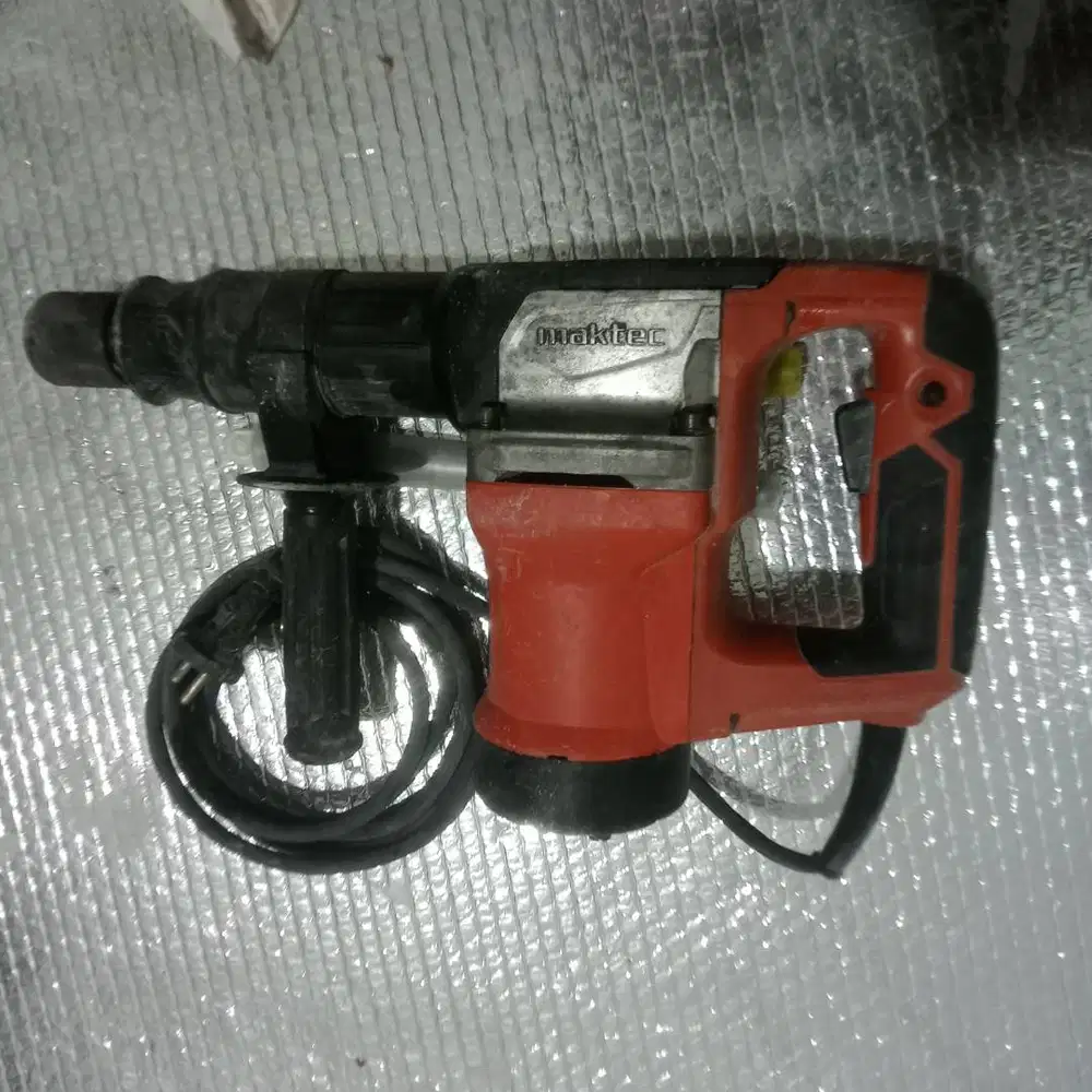 Maktec MT860 Mesin Demolition Hammer
