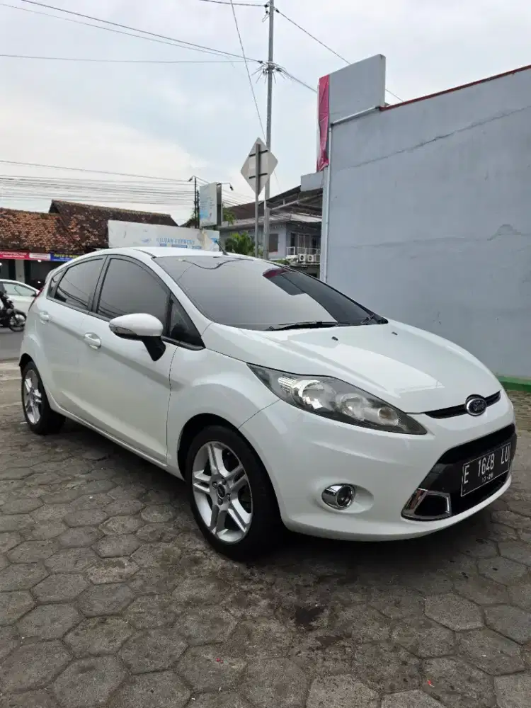 Ford fiesta sport matic tahun 2011