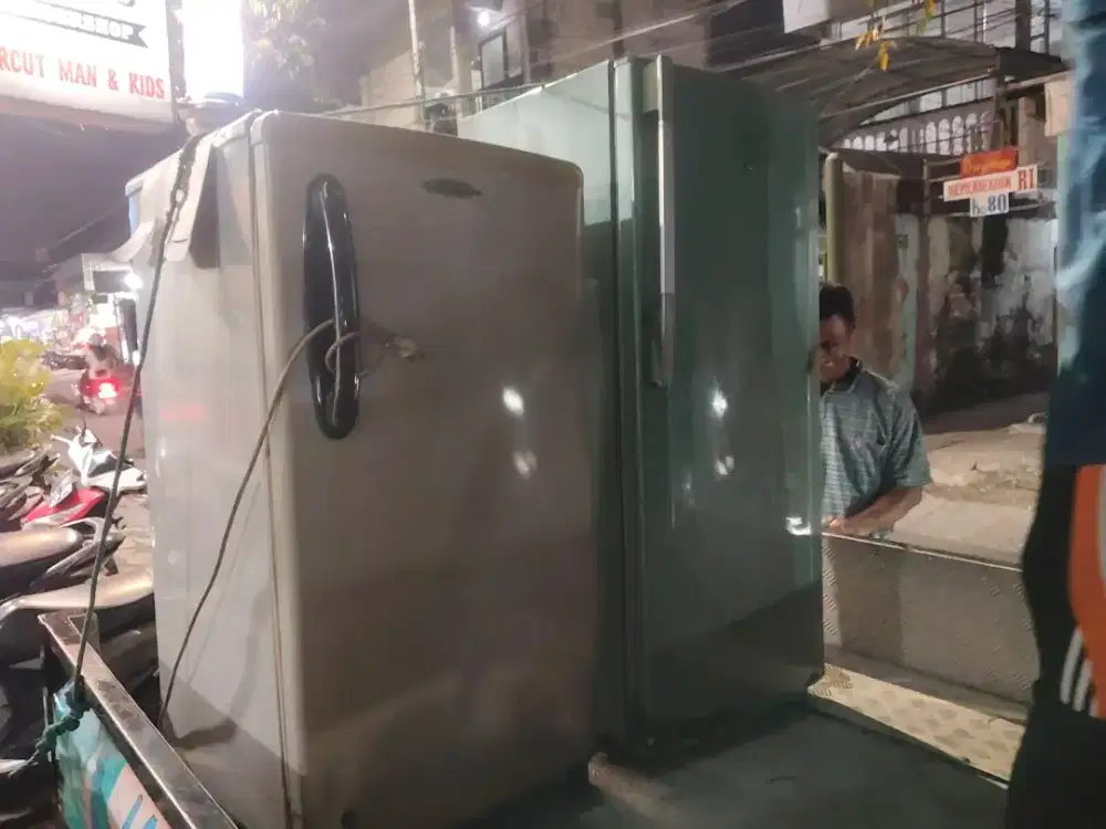Dicari kulkas showcase freser rusak normal siap ambil