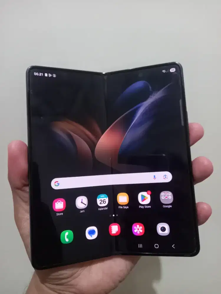 Samsung Galaxy Z Fold 4 5G Ram 12/256Gb Fullset ada minus