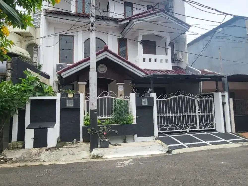 ✨ Rumah Mewah 4 Lantai di Pondok Indah – Lokasi Premium & Siap Huni
