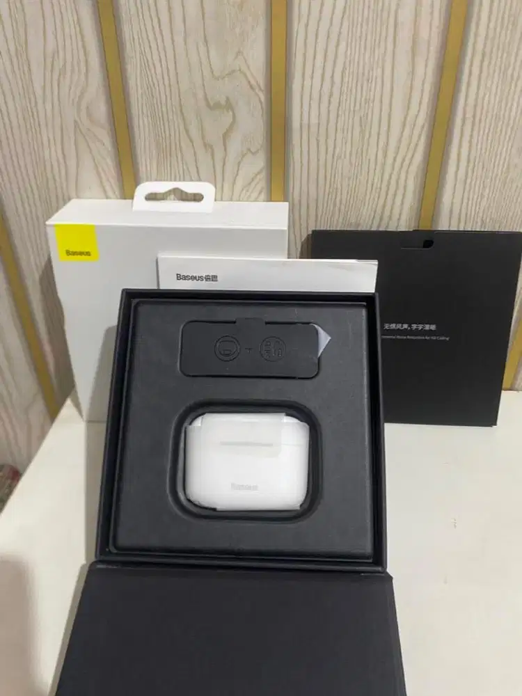 hanset baseus masih baru belom pernah pake