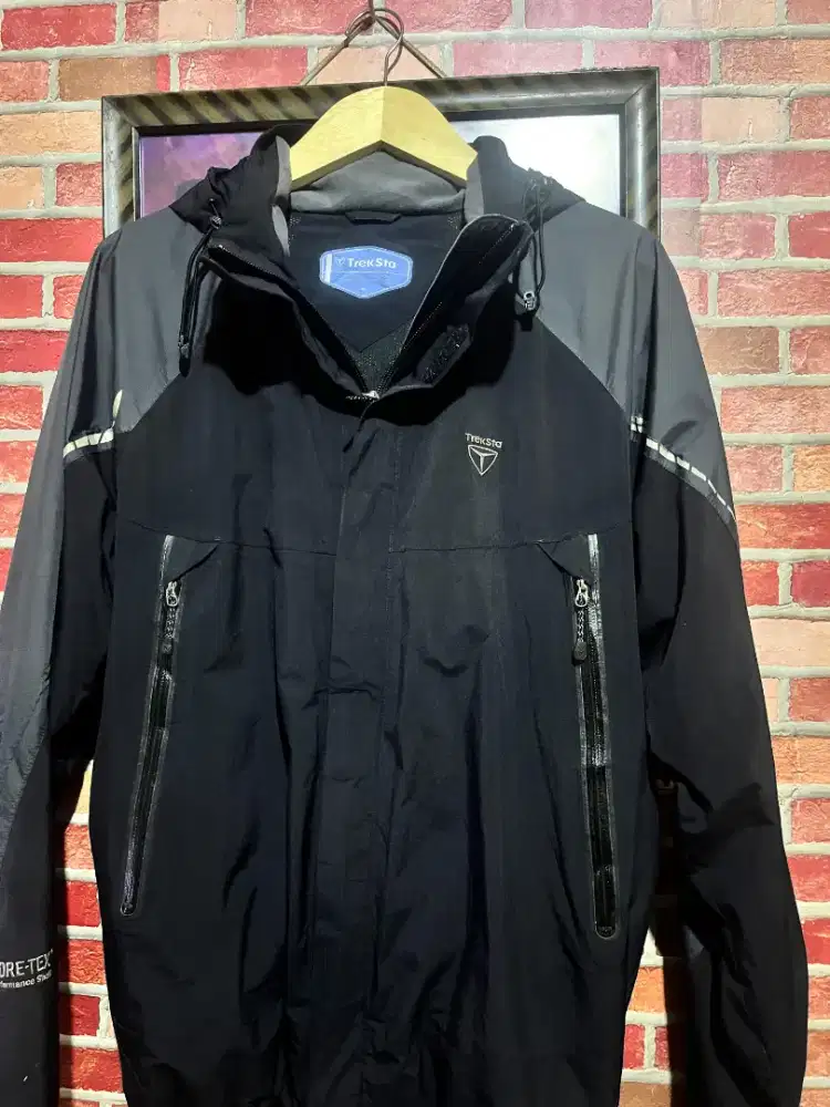 JACKET GUNUNG OUTDOUR