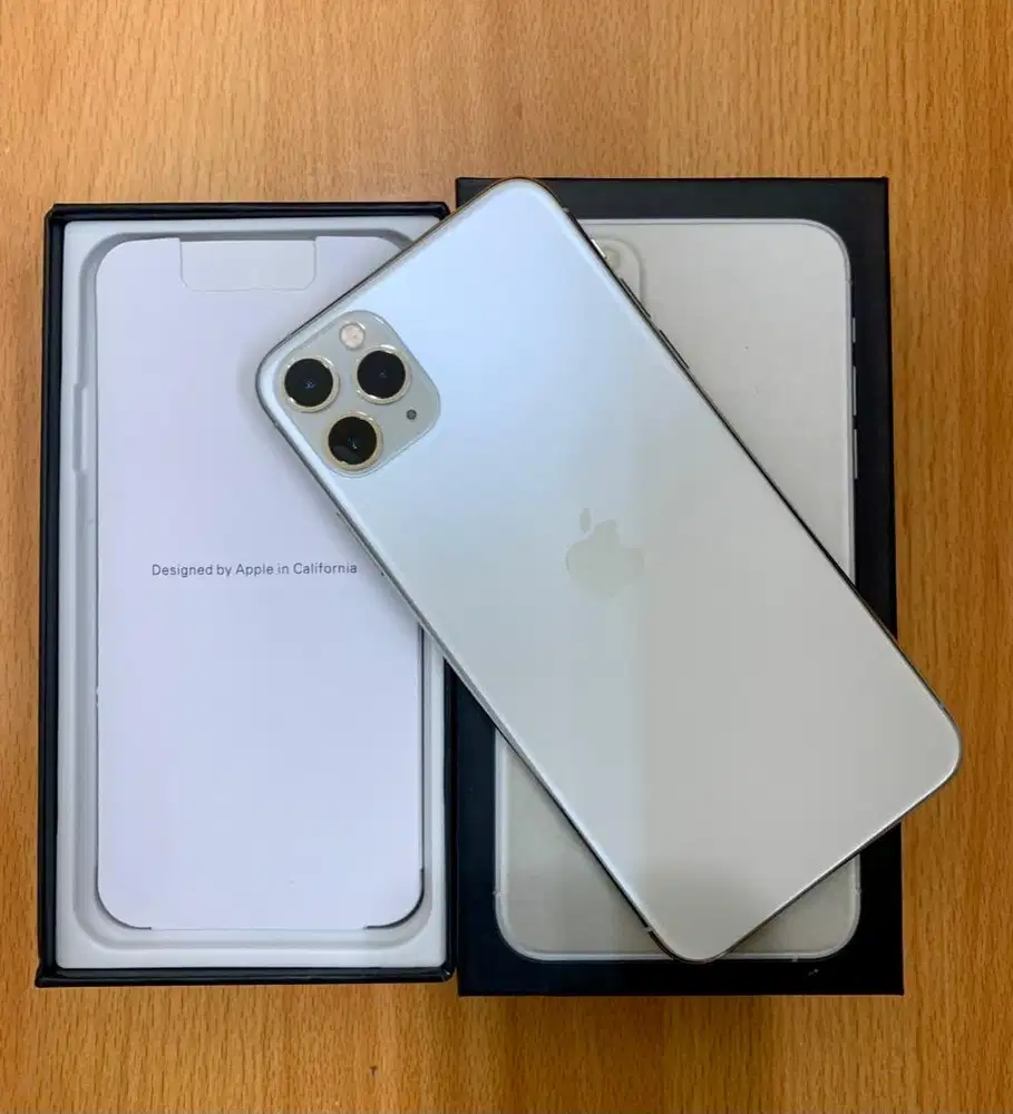 iPhone 11 Pro Max Silver 64gb regist