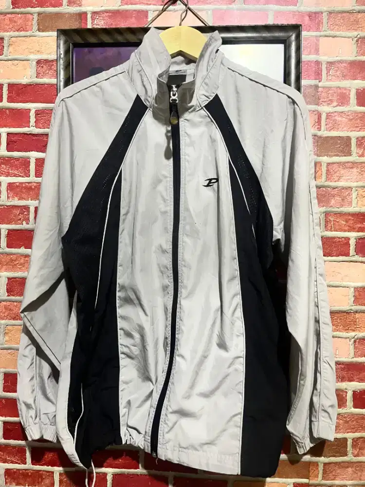 JACKET UNTUK OLAHRAGA