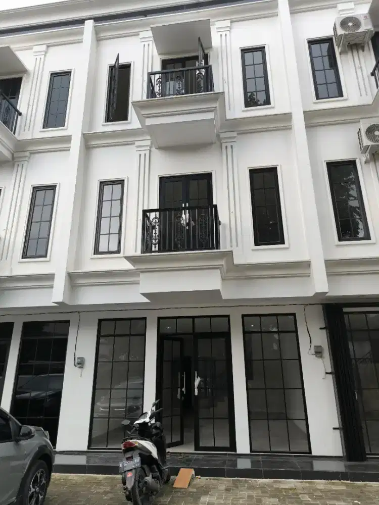 Disewakan Ruko komersil strategis Jatipadang