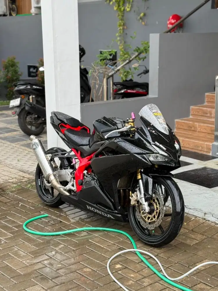 cbr250rr (fullspek)