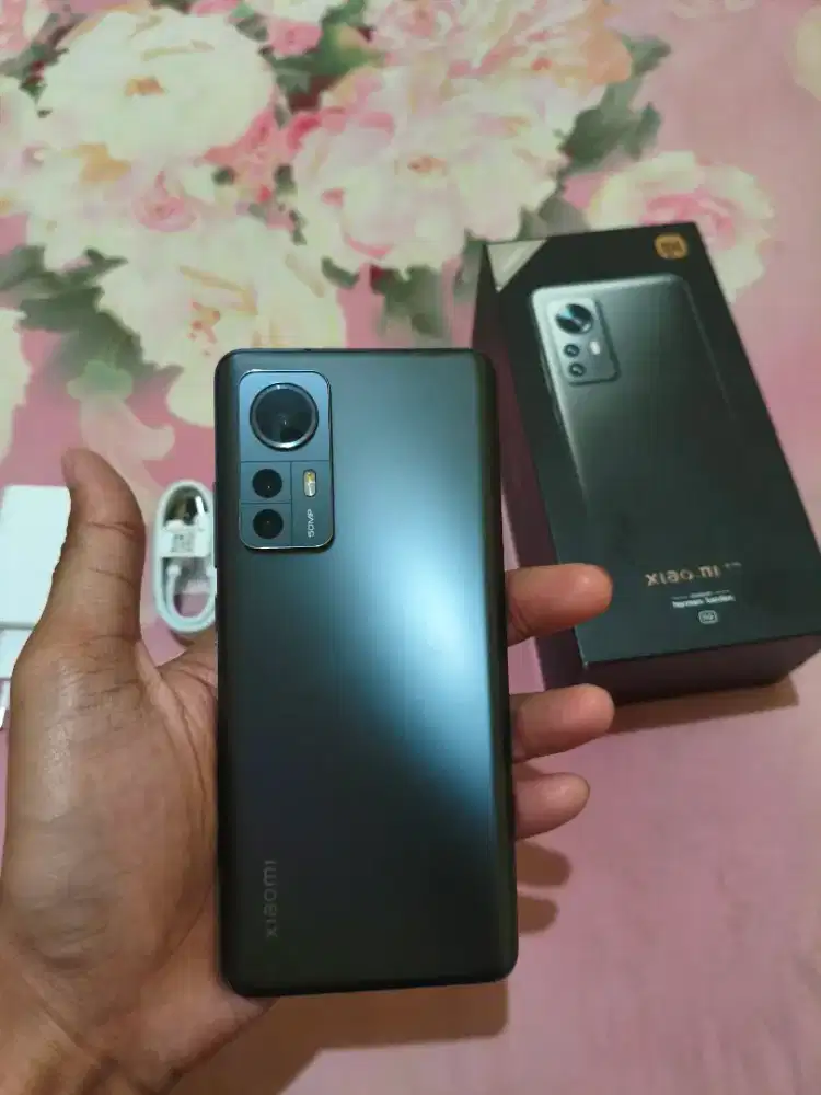 Jual / TT xiaomi 12 8/256 fulllset