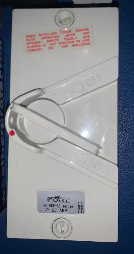 Isolator switch fort 63a 2pcs baru