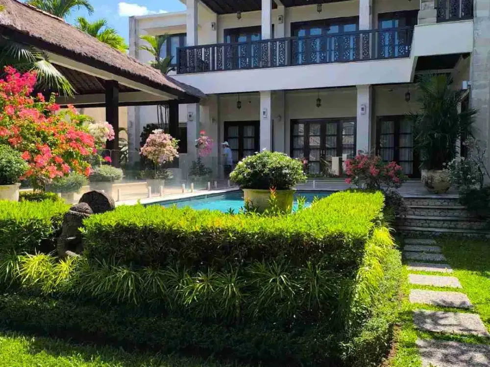 Villa Mewah Jimbaran Dekat Four Seasons dan Pantai