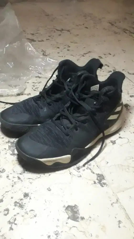 Sepatu basket adidas explosive flash size 44