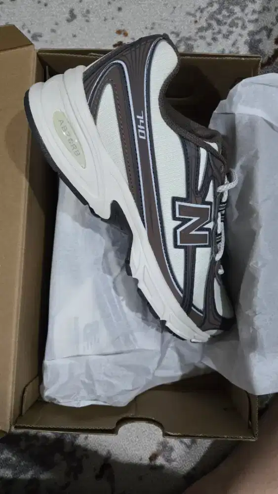 New Balance 740 Brown size 39