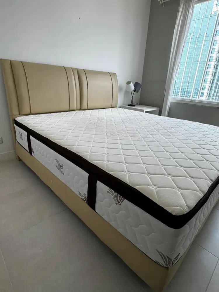 Spring bed kasur orthopedic FULLSET kondisi super bagus 180x200