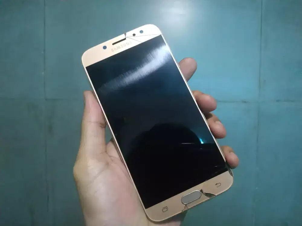 Samsung J7 Pro 3/32GB minus
