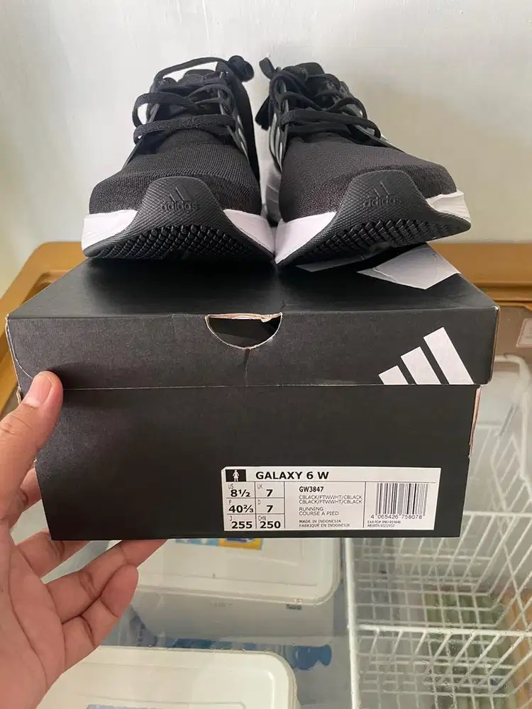 Sepatu running cewek