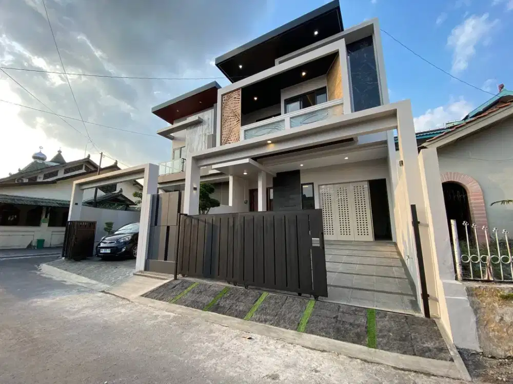 Rumah Kontemporer di barat PLN Jalan Kaliurang km8 Ngaglik Sleman