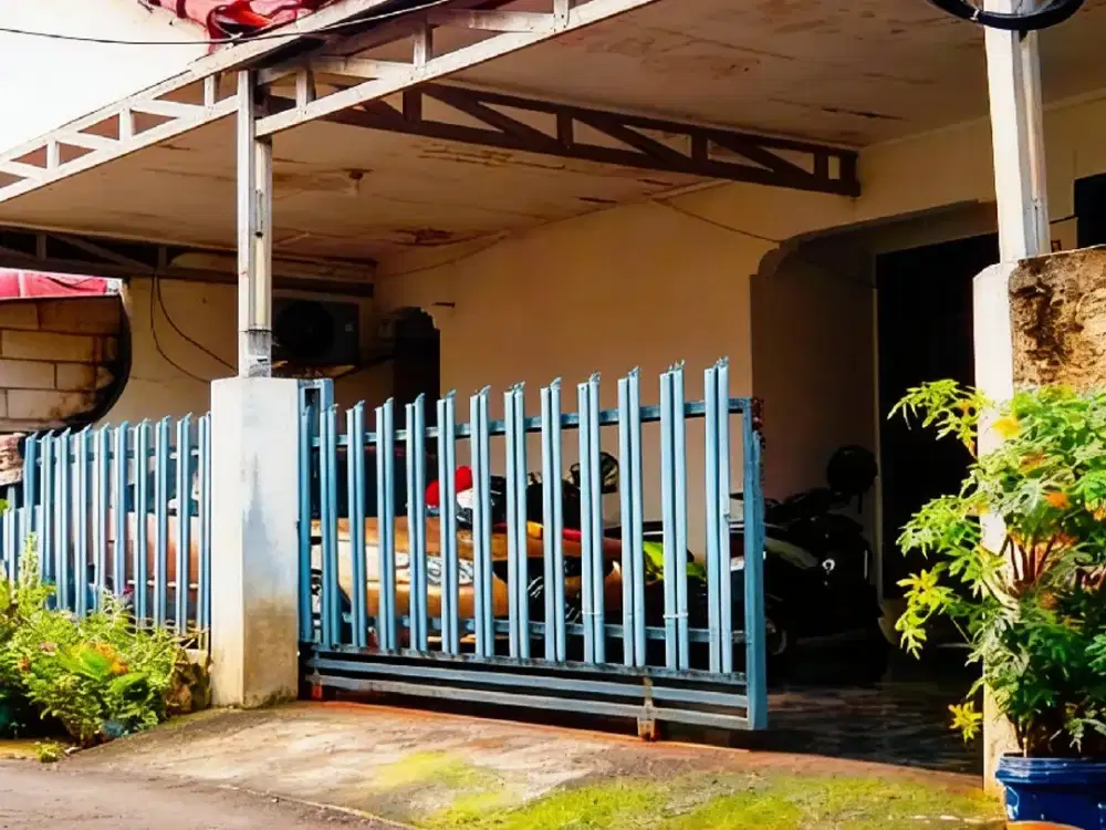Rumah Dalam komplek pulomas jalan kayu