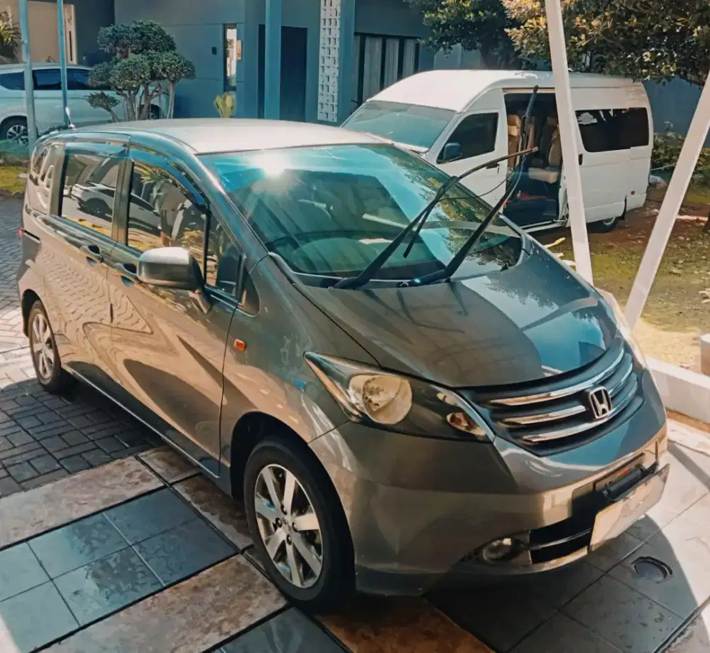 Honda Freed SD AT 2012 Abu metalik