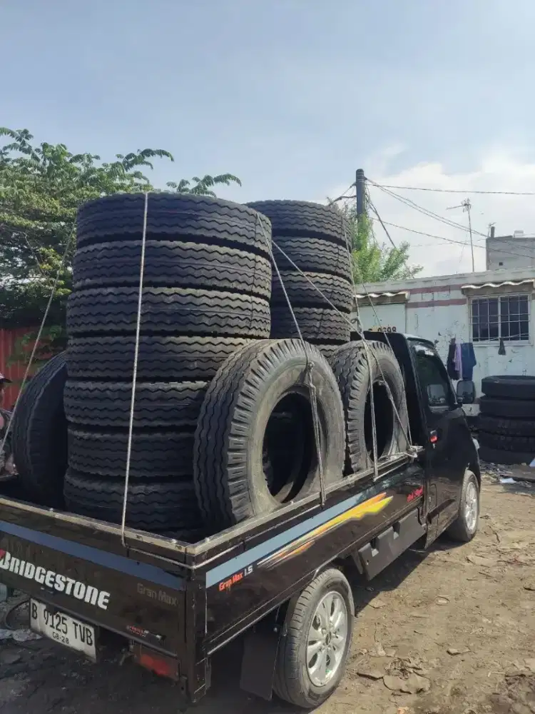 Ban truk vulkanisir  panas/dingin uk 10.00R20